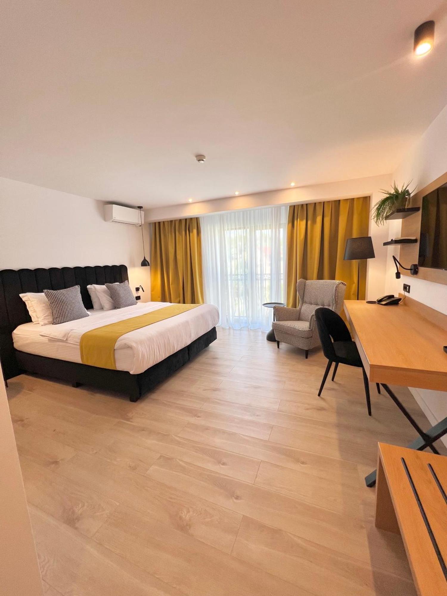 Hotel Krystal Boutique Mansion à Hunedoara Extérieur photo