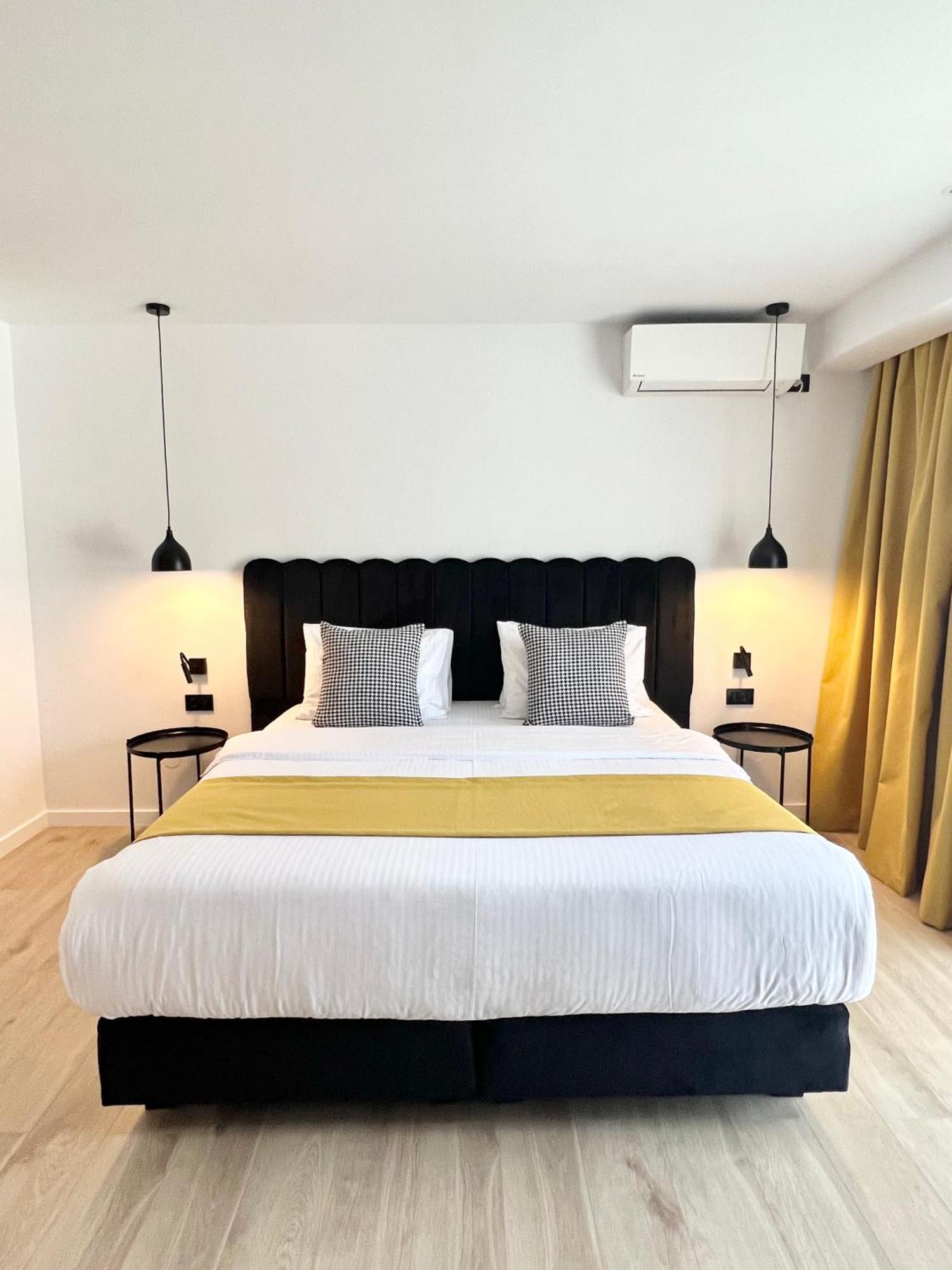 Hotel Krystal Boutique Mansion à Hunedoara Extérieur photo