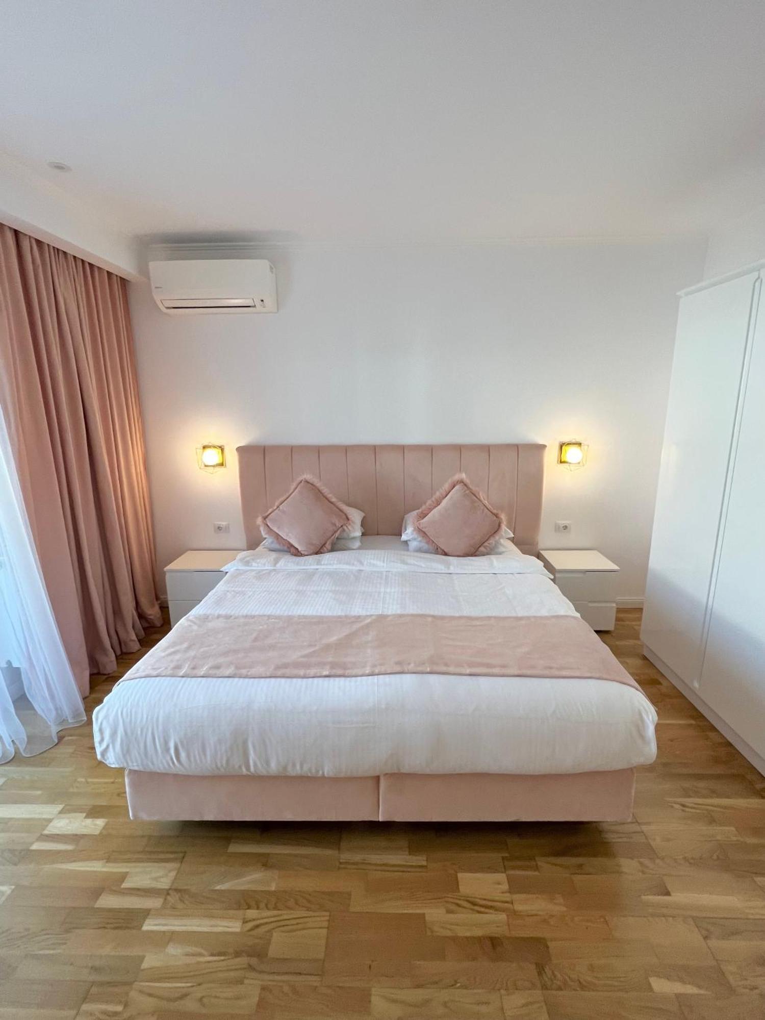 Hotel Krystal Boutique Mansion à Hunedoara Extérieur photo