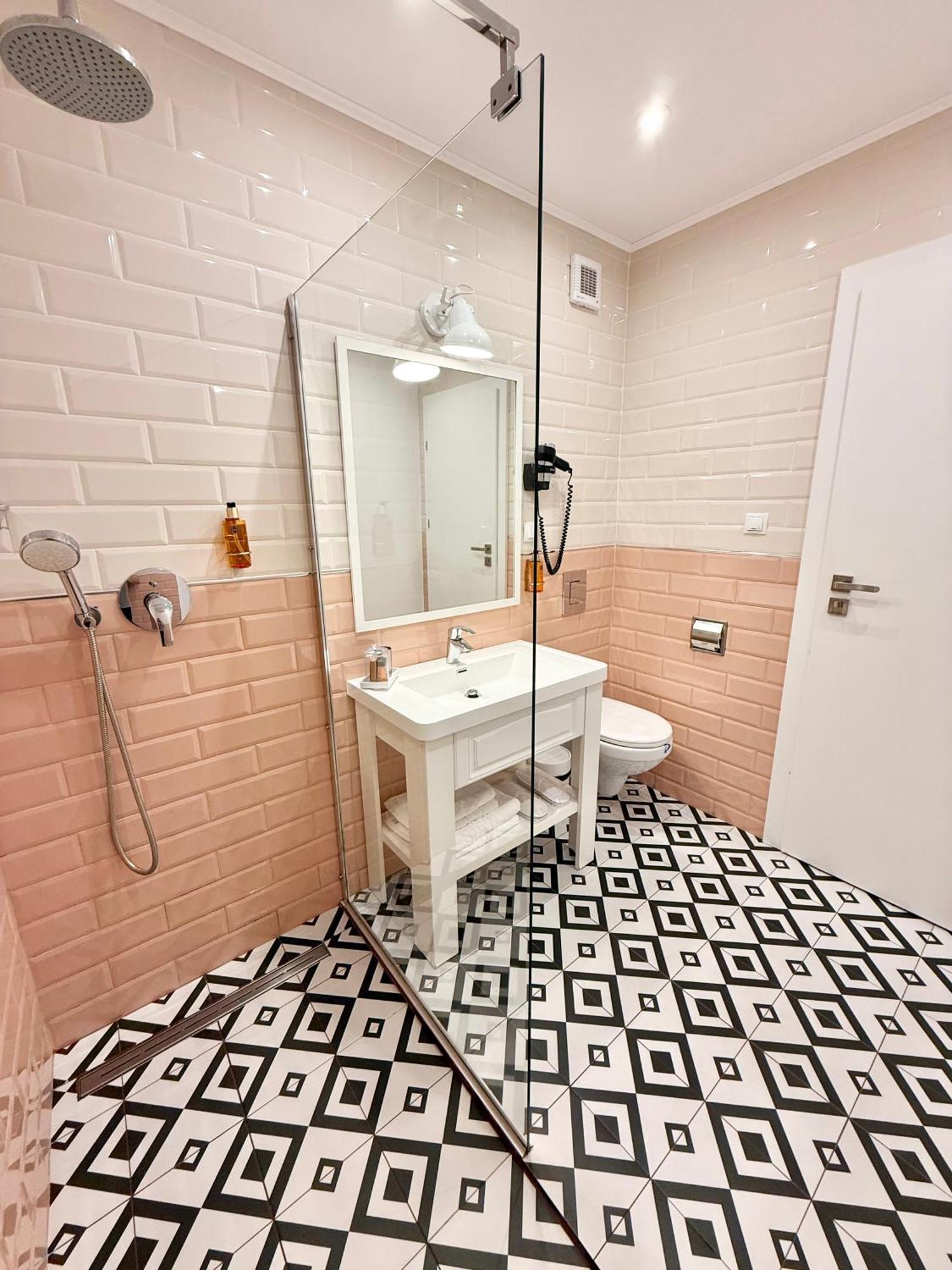 Hotel Krystal Boutique Mansion à Hunedoara Extérieur photo