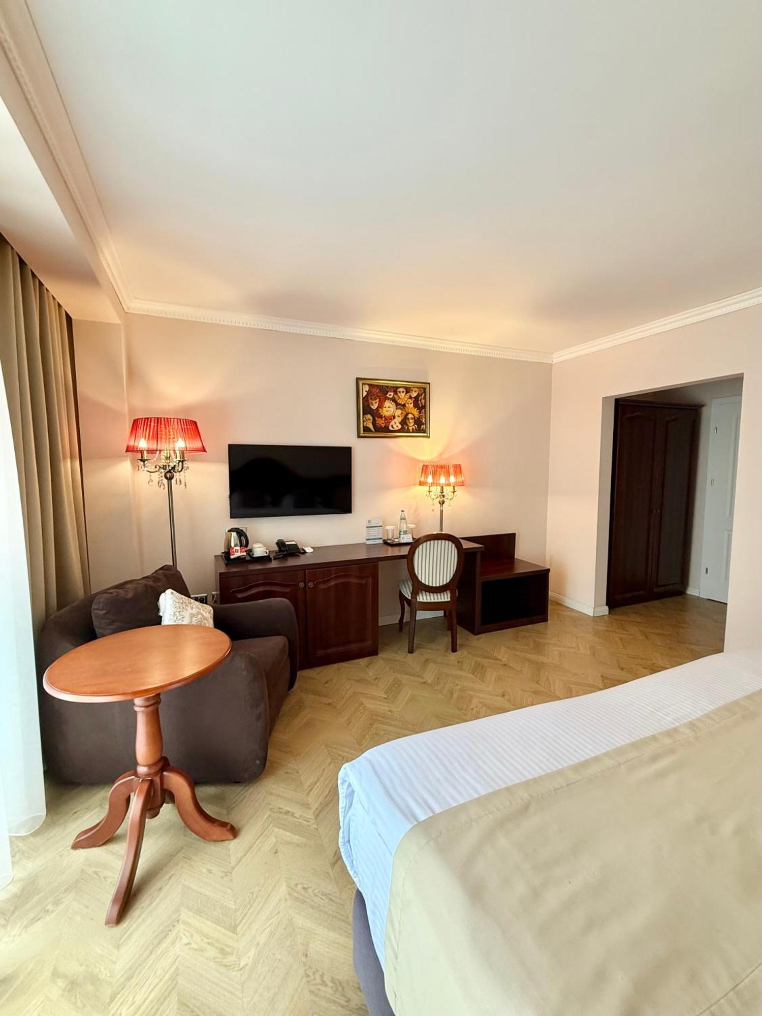 Hotel Krystal Boutique Mansion à Hunedoara Extérieur photo