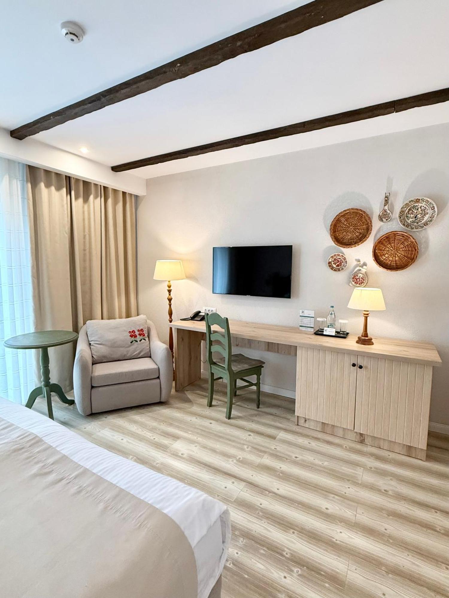 Hotel Krystal Boutique Mansion à Hunedoara Extérieur photo